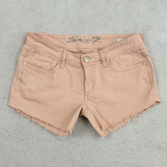 Seven7 Women’s Pink Peach Fray-Hem Denim Shorts Size 8 Stretch Cut Off - Picture 4 of 15